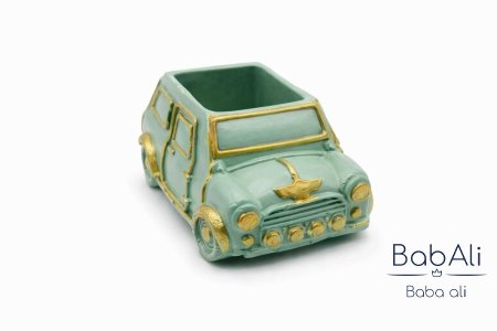 اخضر فاتح مع ذهبي