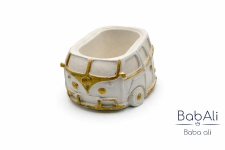 ابيض مع ذهبي