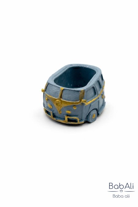 blue-grey مع ذهبي