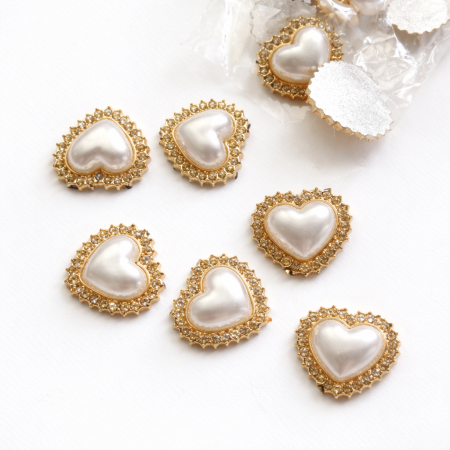 30قطعة بروش لولو شكل قلب