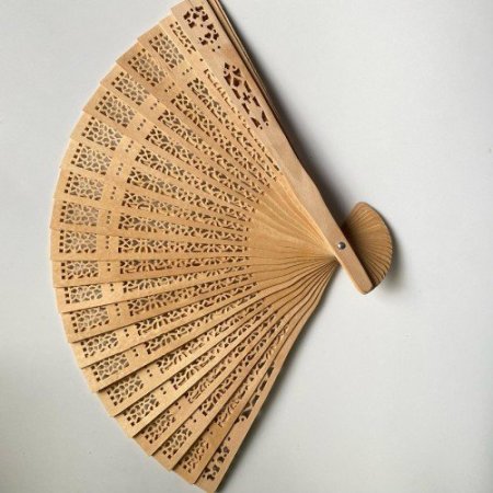 مروحة خشب <br> <span class='text-color-warm'>سيتوفر قريباً</span>
