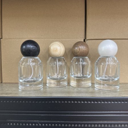 زجاجة عطر فارغة