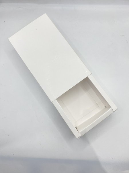 علبه غطاء سحب لون ابيض10قطع