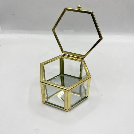 صندوق زجاج - شكل سداسي لون ذهبي قاعدة مراي