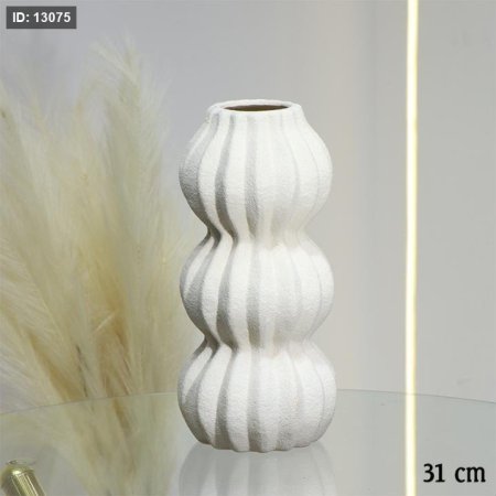 فازة جبص بيج 31سم 3 طابة محزز مخصر